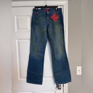 Women’s 7 Junior Levi Y2K era